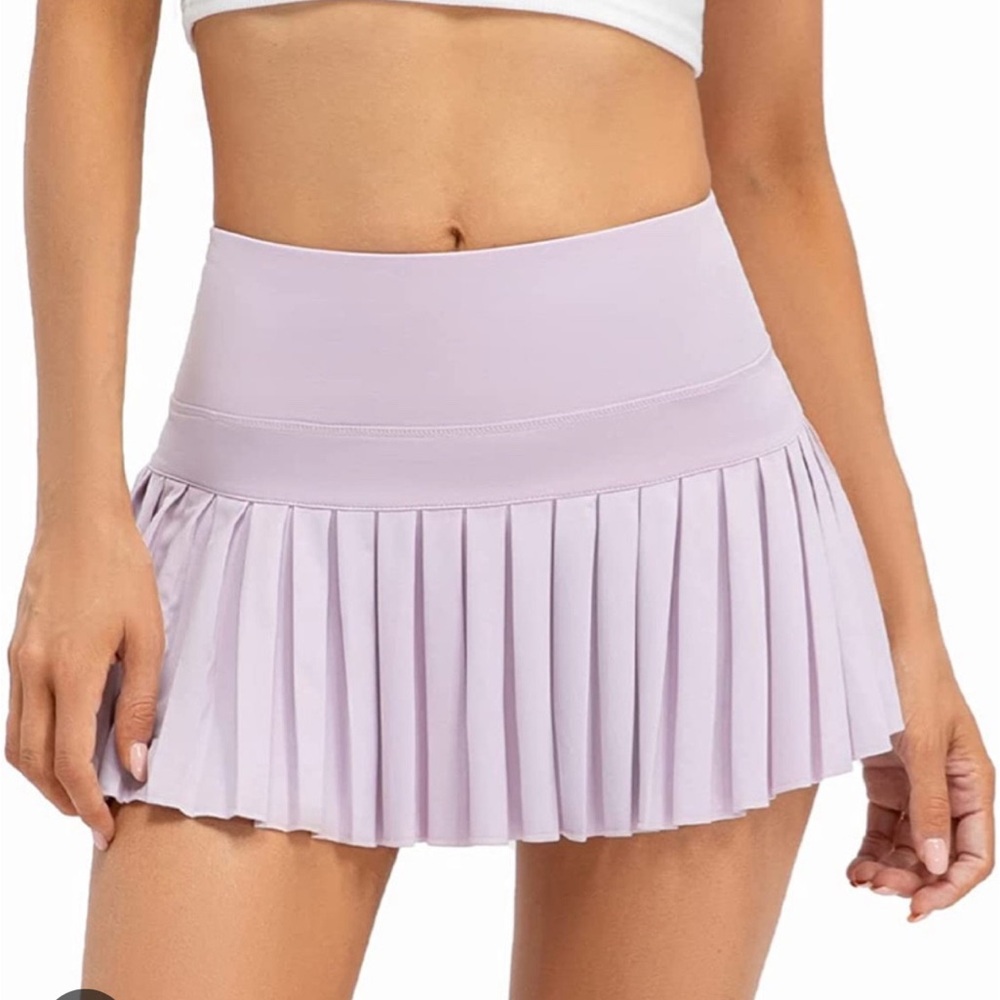 Gold Hinge Pleated Tennis Skirt in Light Purple